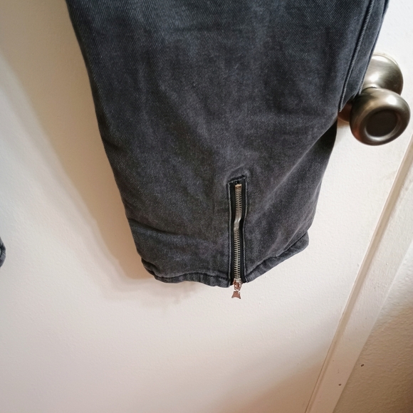 AKIRA Women's Black Straight Leg Jeans - Picture 8 of 8